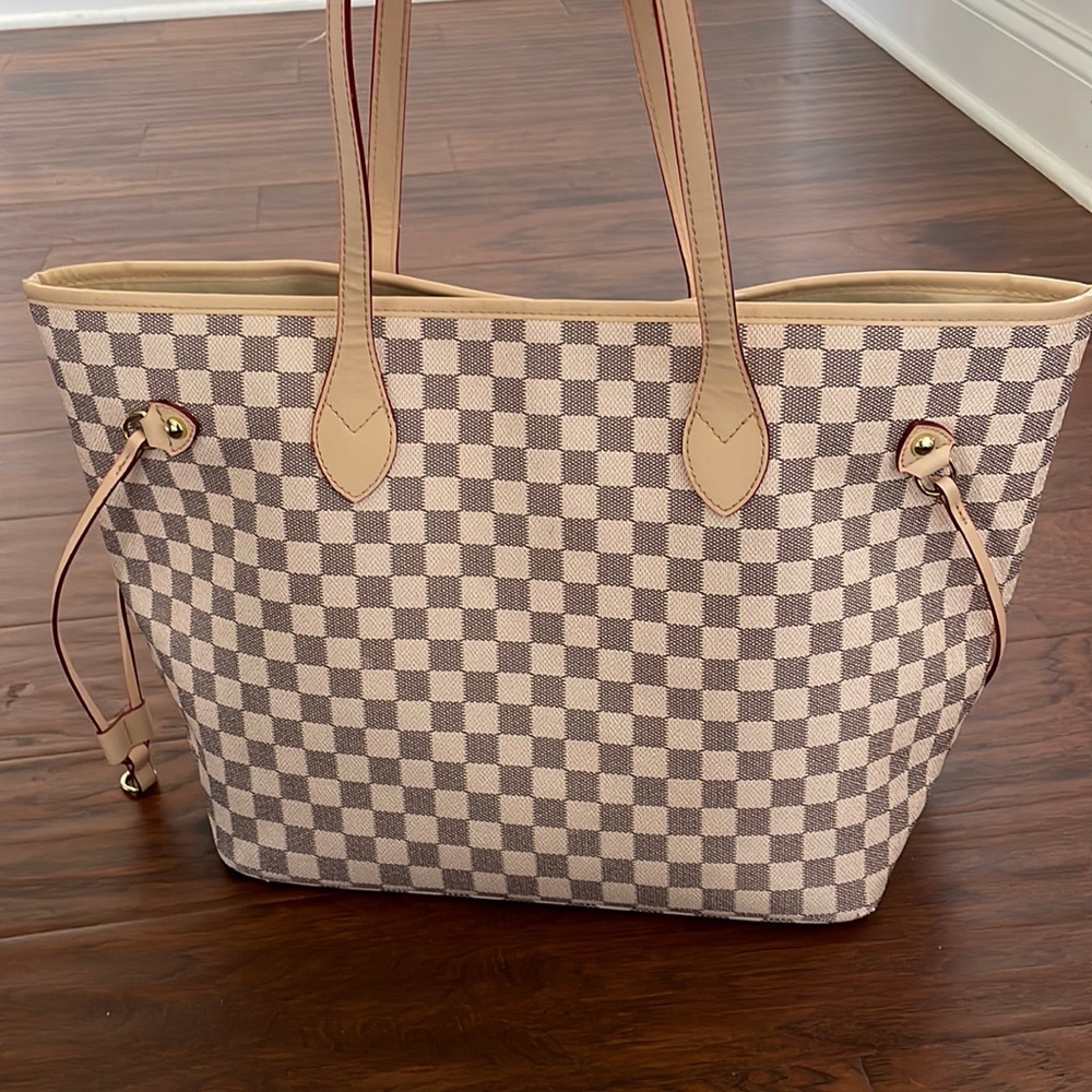 Daisy Rose checkered tote